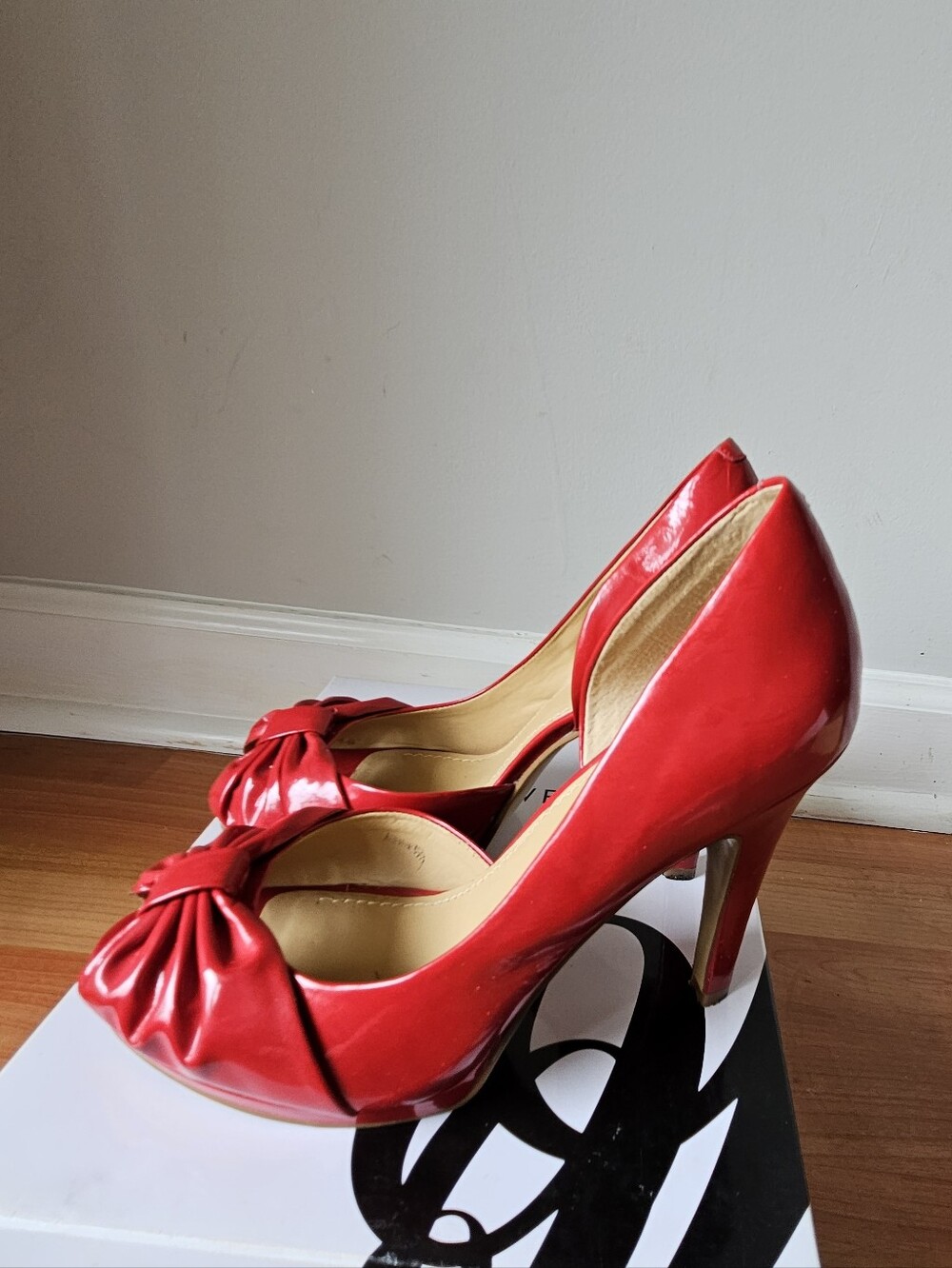 Nine West Red Satin Bow Peep Toe Heels Size 7.5
